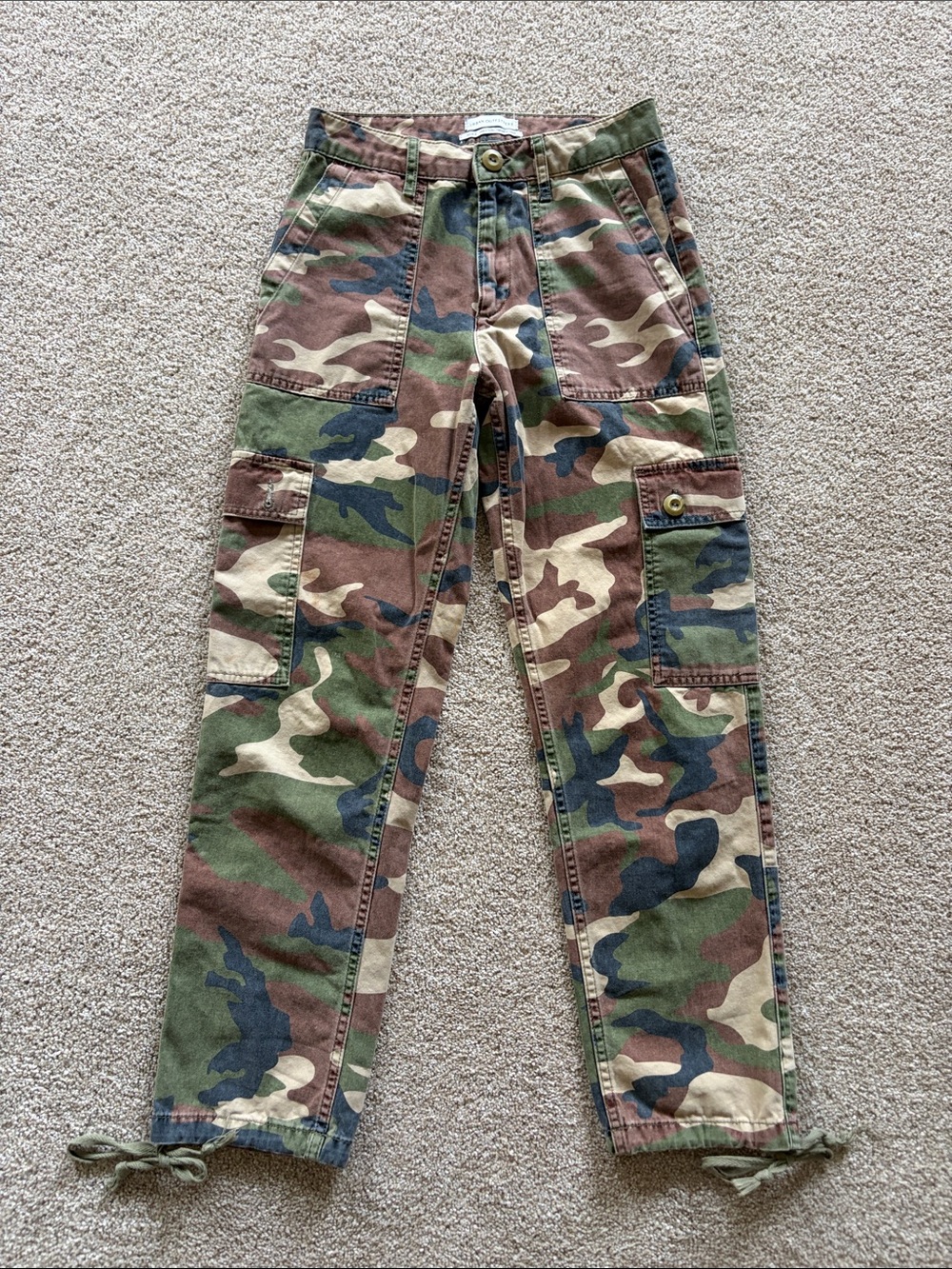 Urban Outfitters Camo High-Rise Shorts in Green/Brown